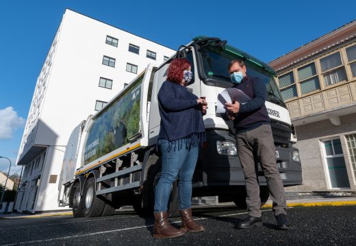 O Concello de Fene merca un novo camión para a recollida selectiva do lixo